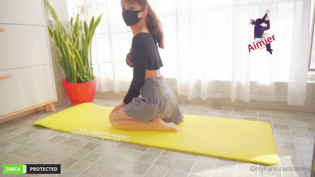 South Korea sexy little sister online yoga, the figure is really good!