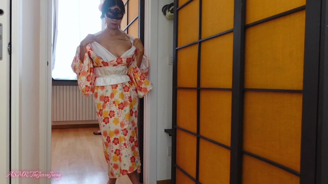 Japanese Housewife at home in Kimono - 12mins